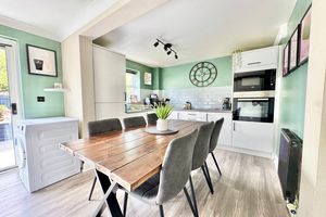 Kitchen Diner- click for photo gallery